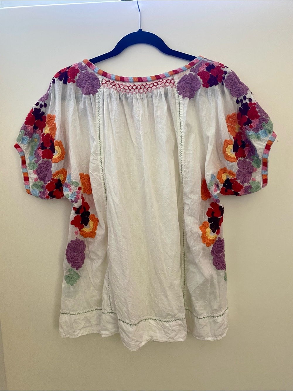 ANTHROPOLOGIE Embroidered Short Sleeve White Peasant Top Pink, Red Floral Sz S - Picture 2 of 5